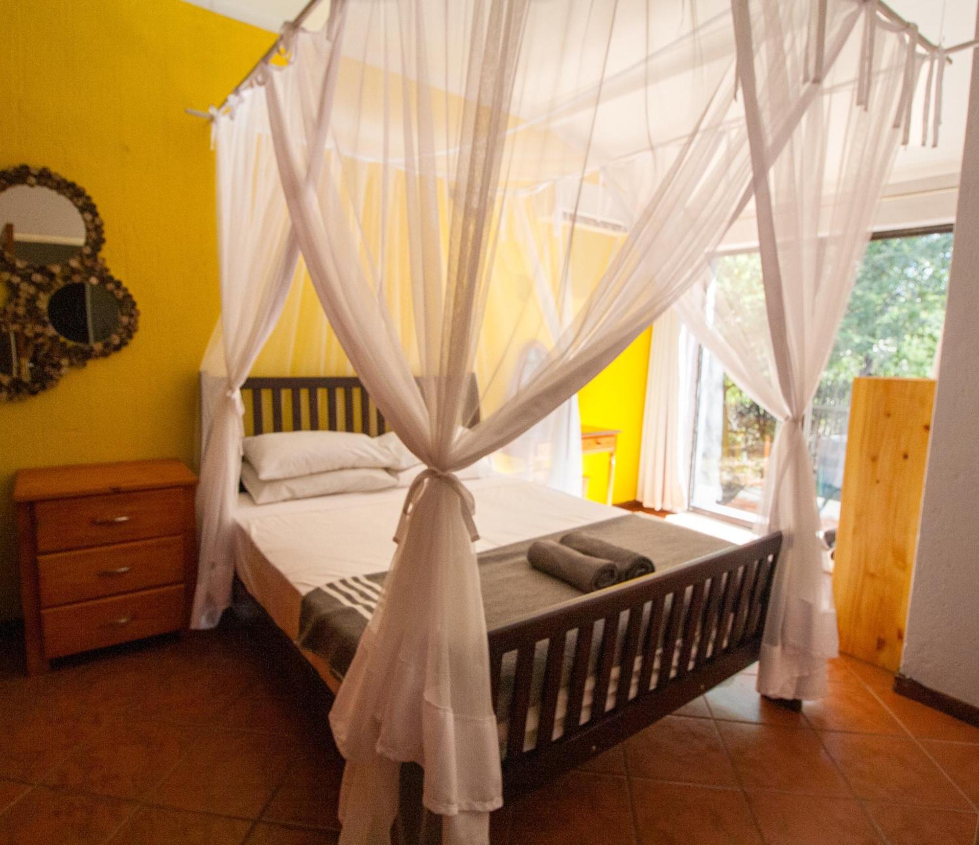 Kruger Park Hostel Marloth Park Dış mekan fotoğraf
